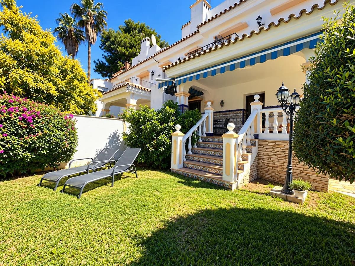 Semi-Detached House in Nueva Andalucía — photo 2 of 10