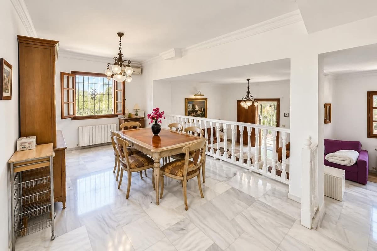 Semi-Detached House in Nueva Andalucía — photo 4 of 10