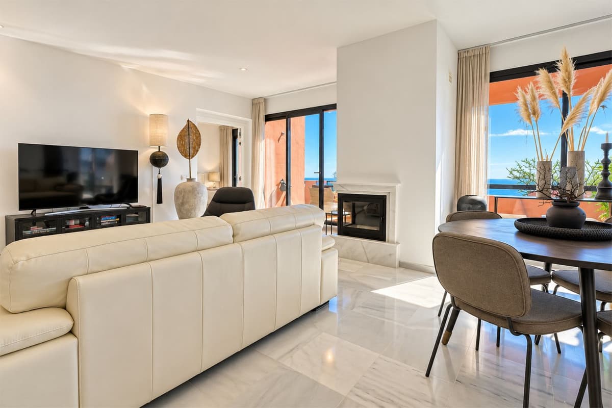 Penthouse Duplex in Calahonda — photo 9 of 10