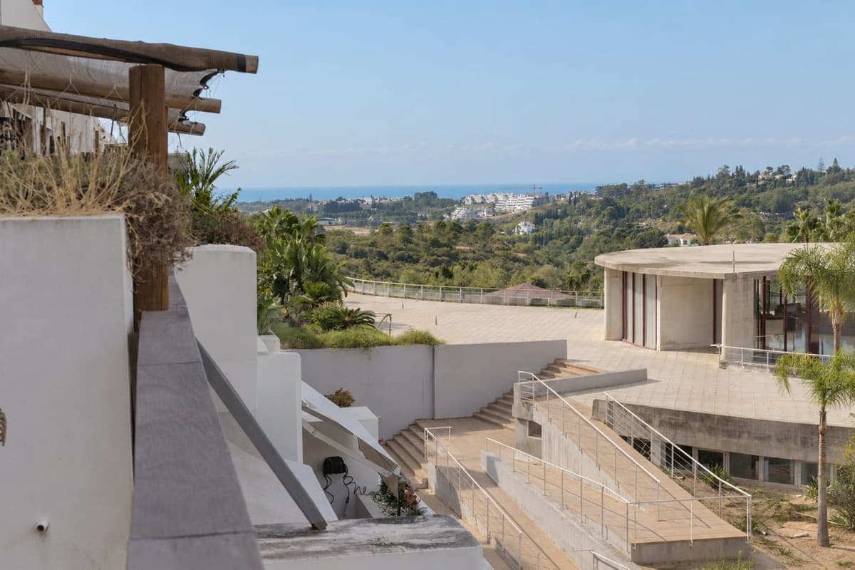 Penthouse Duplex in Benahavís — photo 1 of 10