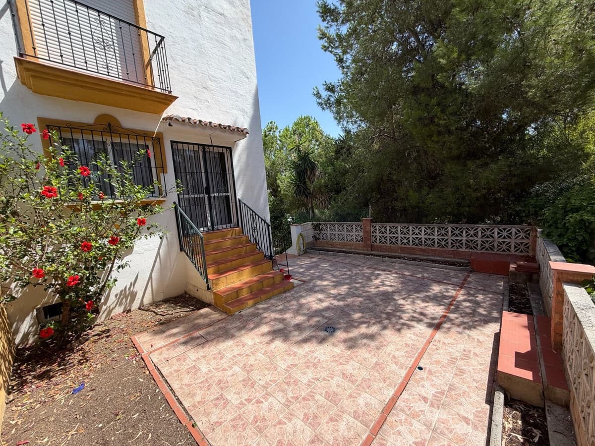 Semi-Detached House in Marbella — photo 1 of 10