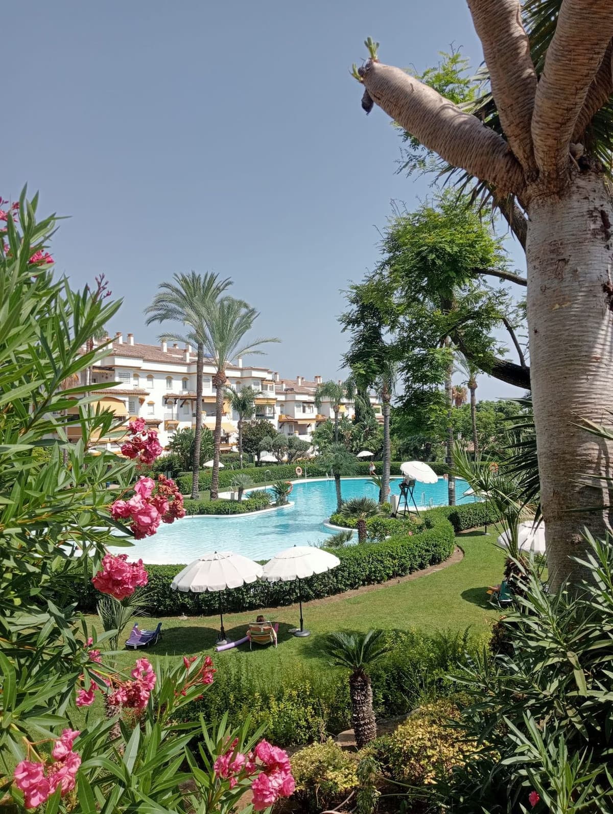 Middle Floor Apartment in Marbella — photo 2 of 10