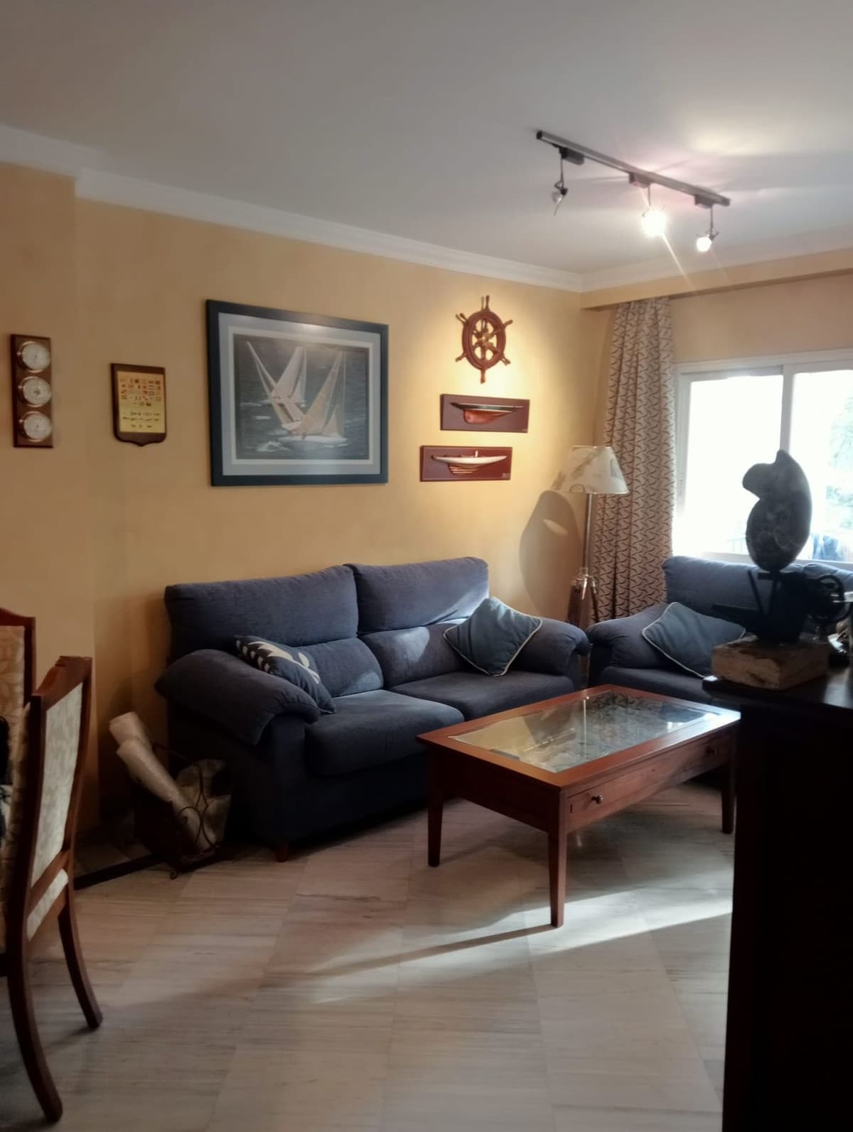 Middle Floor Apartment in Marbella — photo 3 of 10