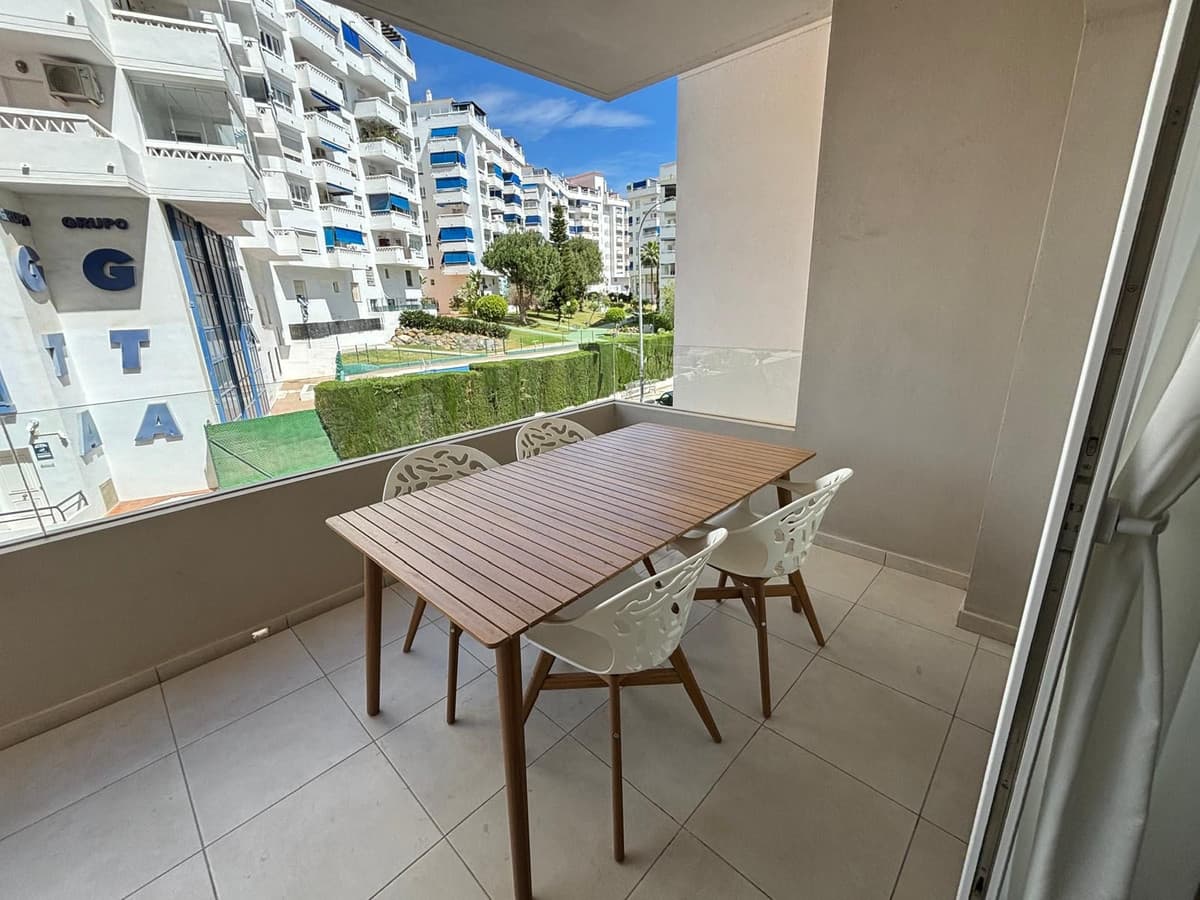 Middle Floor Apartment in Marbella — photo 1 of 10