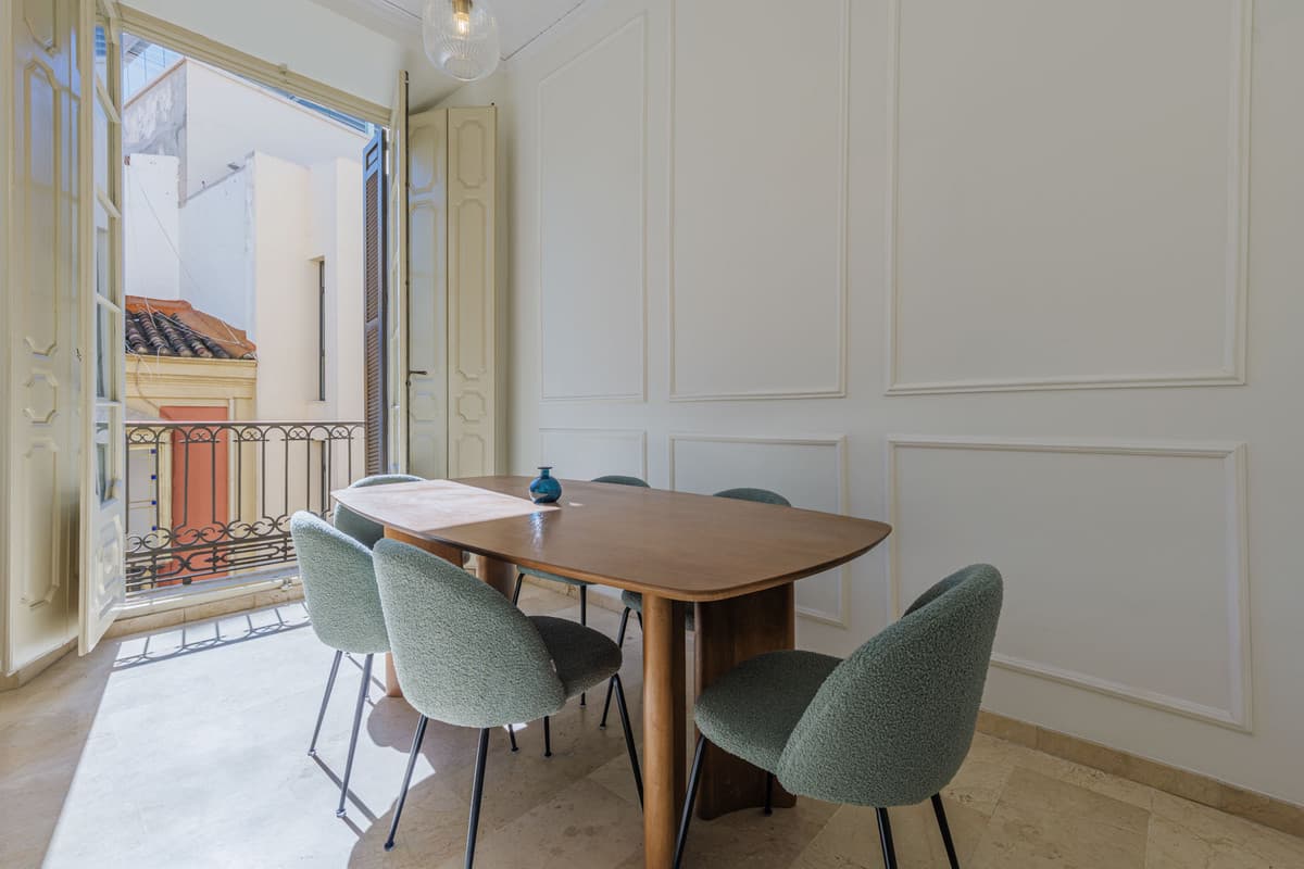 Middle Floor Apartment in Centro Histórico — photo 7 of 10