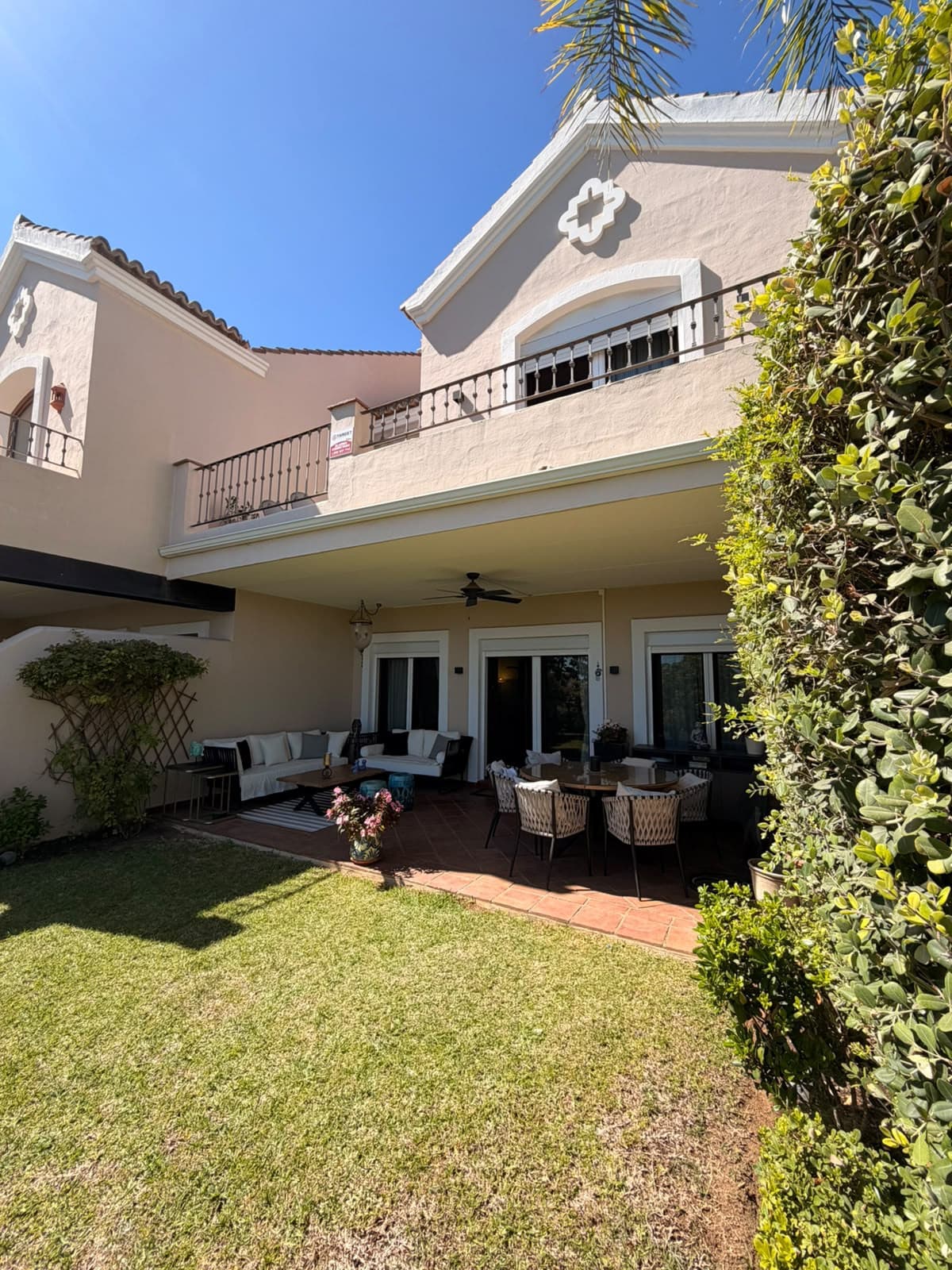 Townhouse in El Paraiso — photo 3 of 5