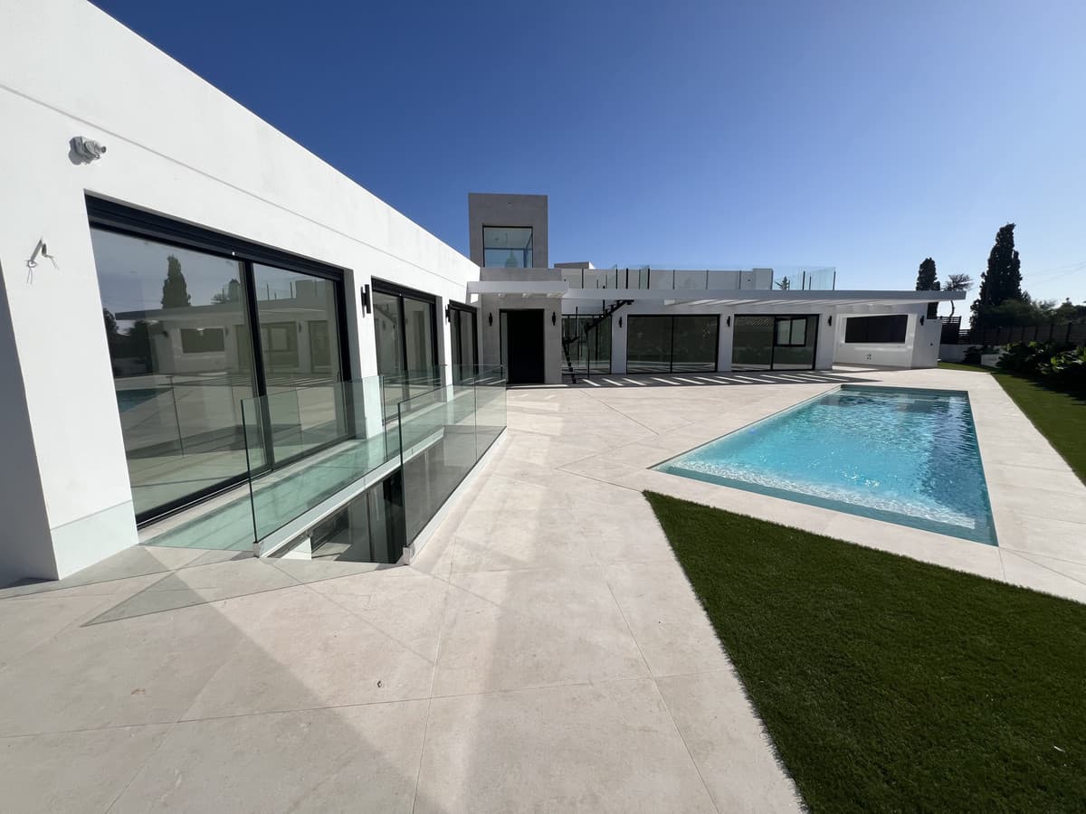 Detached Villa in El Chaparral — photo 6 of 10