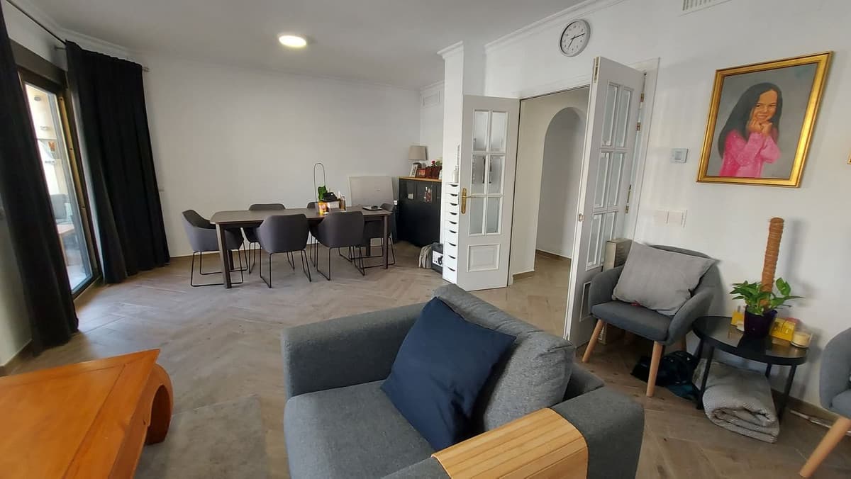 Middle Floor Apartment in Torrequebrada — photo 4 of 10
