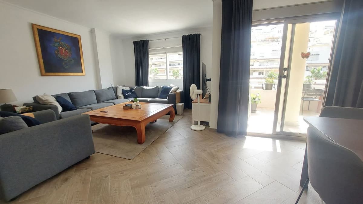 Middle Floor Apartment in Torrequebrada — photo 6 of 10