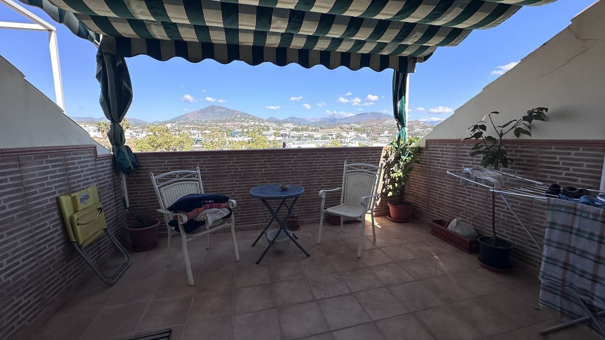 Top Floor Apartment in San Pedro de Alcántara — photo 1 of 10