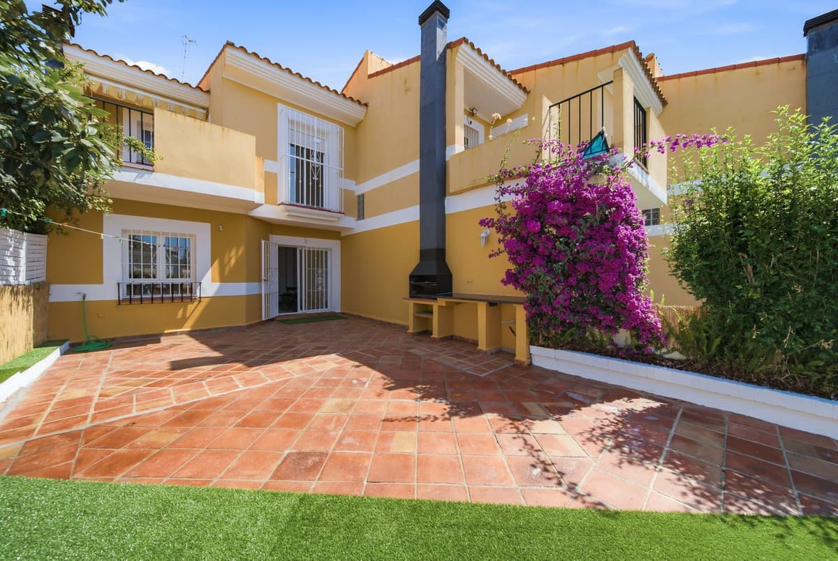 Townhouse in La Duquesa — photo 3 of 10