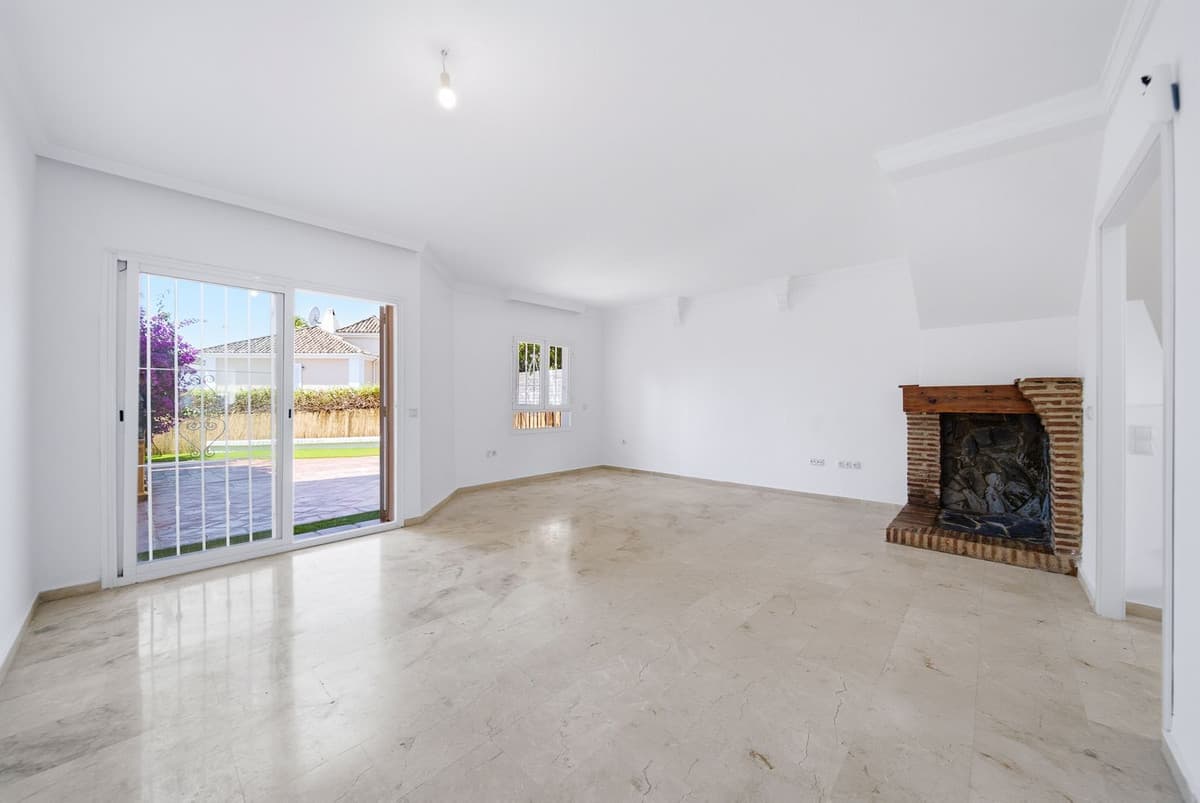 Townhouse in La Duquesa — photo 6 of 10
