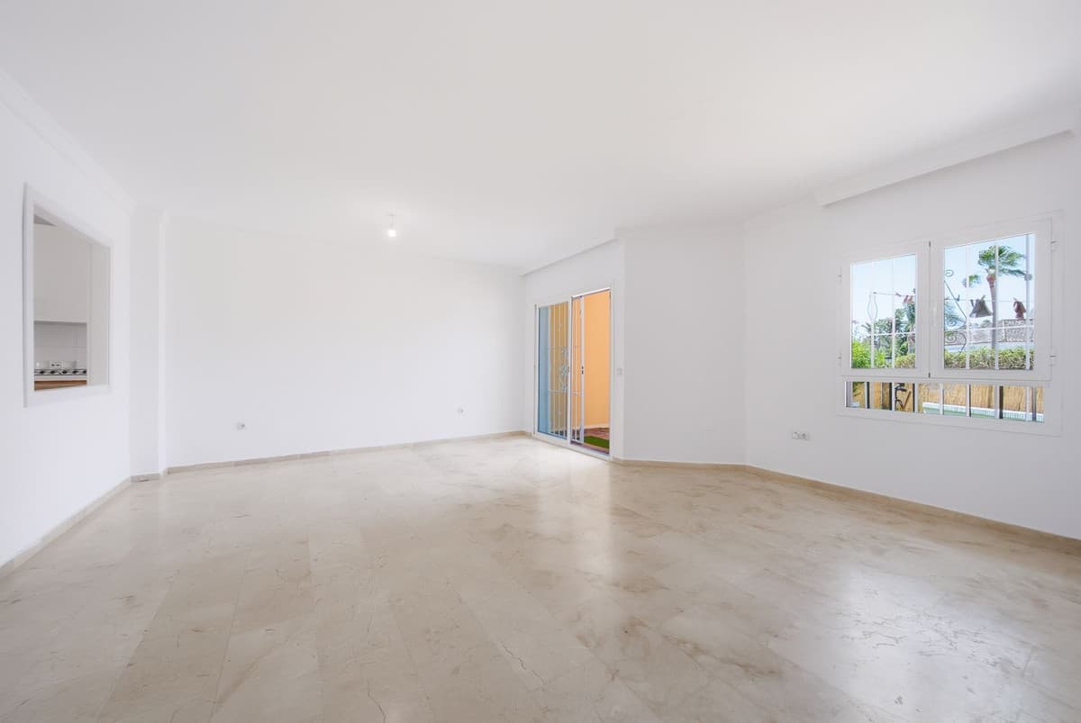 Townhouse in La Duquesa — photo 9 of 10
