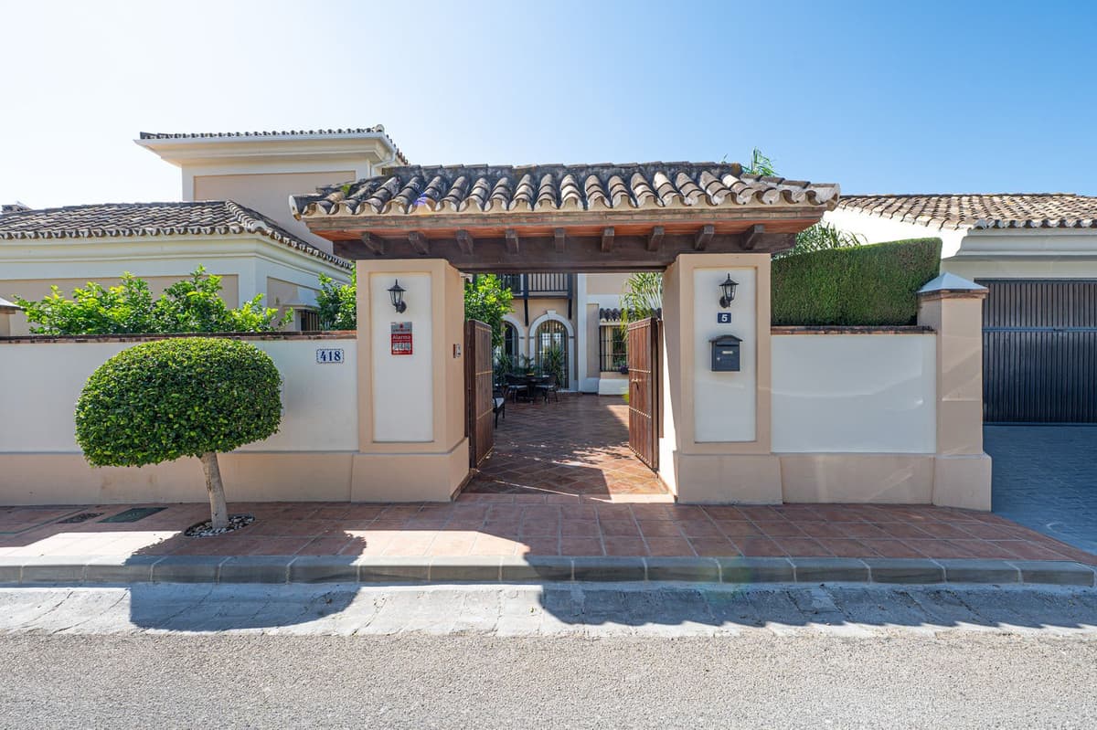 Detached Villa in Mijas Golf — photo 2 of 10