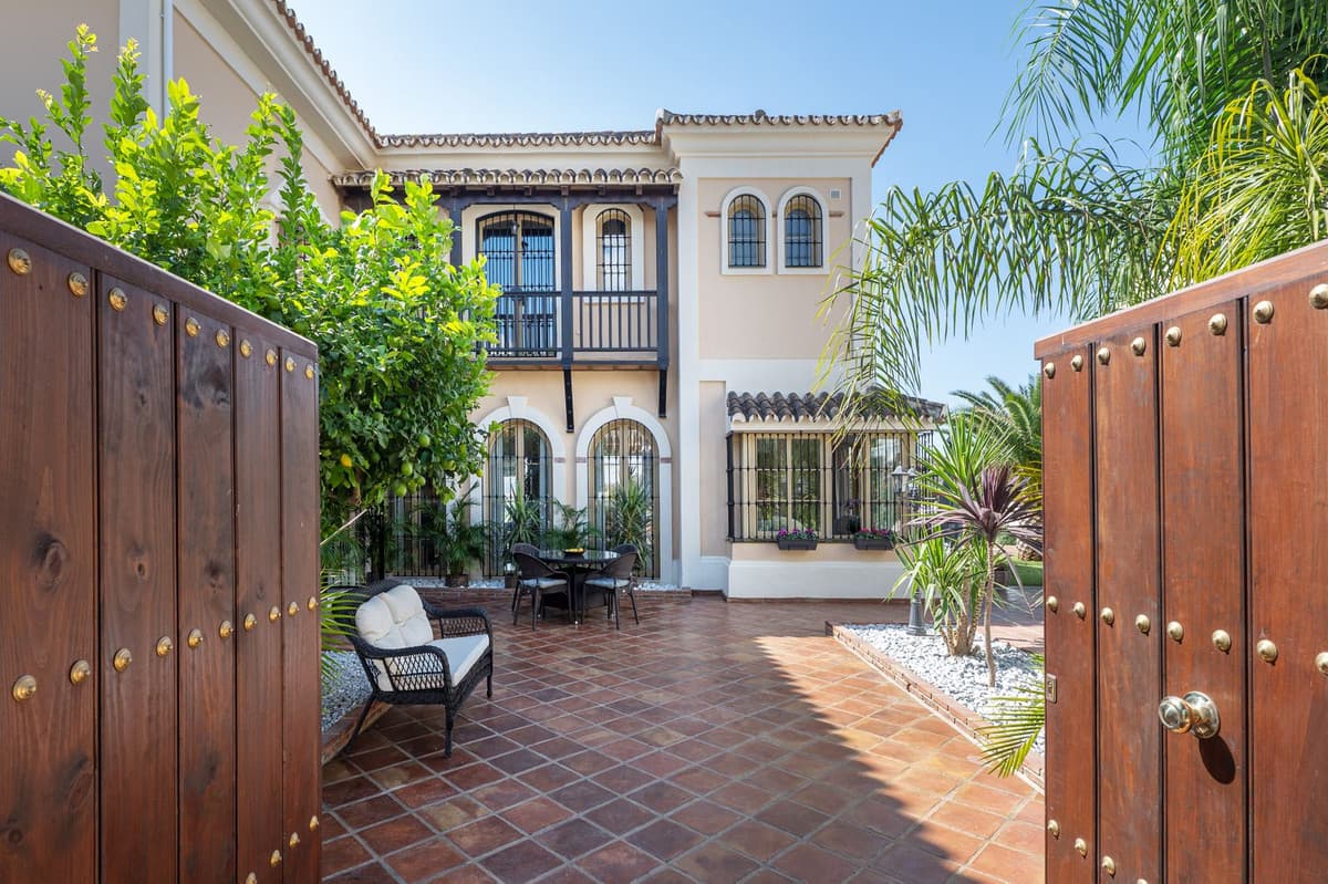 Detached Villa in Mijas Golf — photo 3 of 10