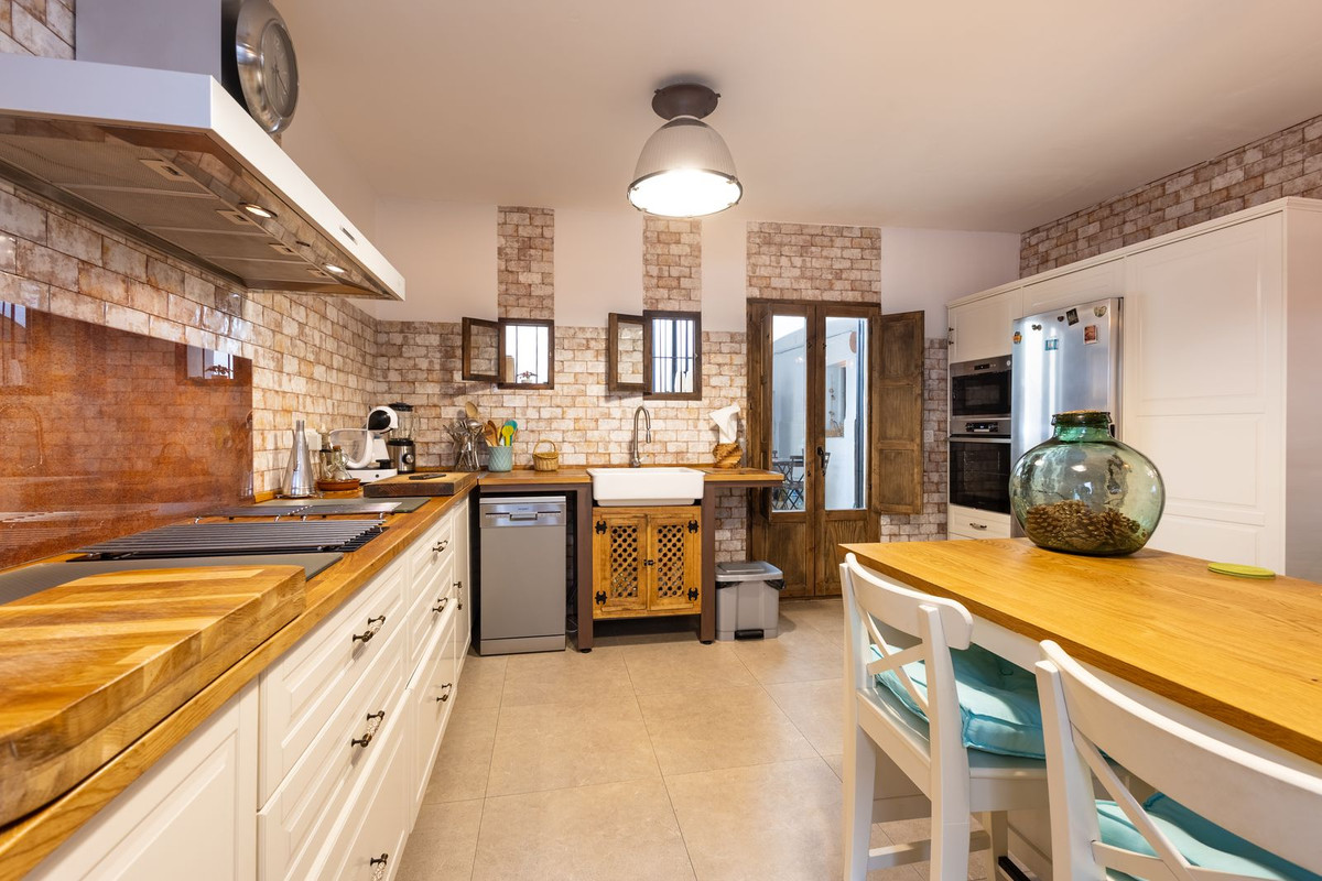Townhouse in Alhaurín el Grande — photo 3 of 10