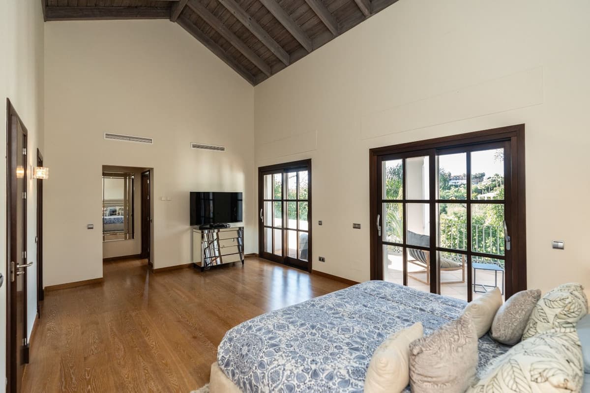 Detached Villa in Benahavís — photo 8 of 10