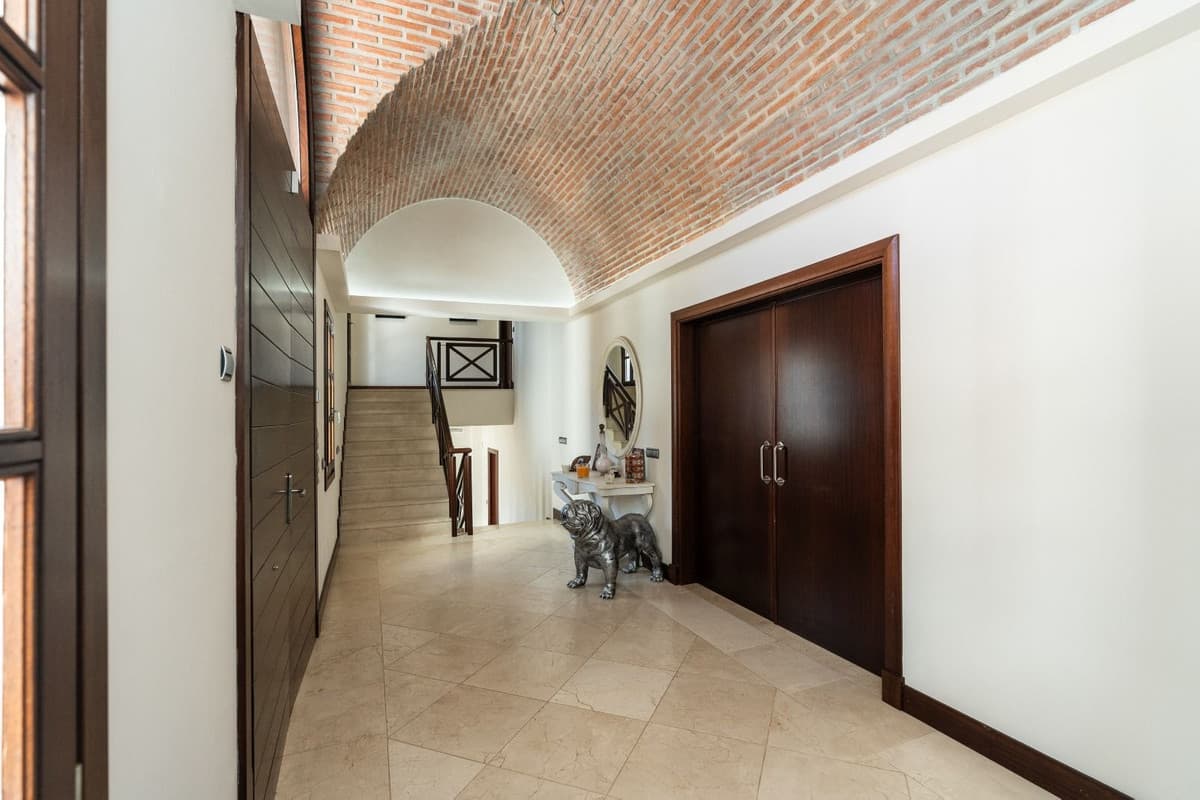 Detached Villa in Benahavís — photo 9 of 10