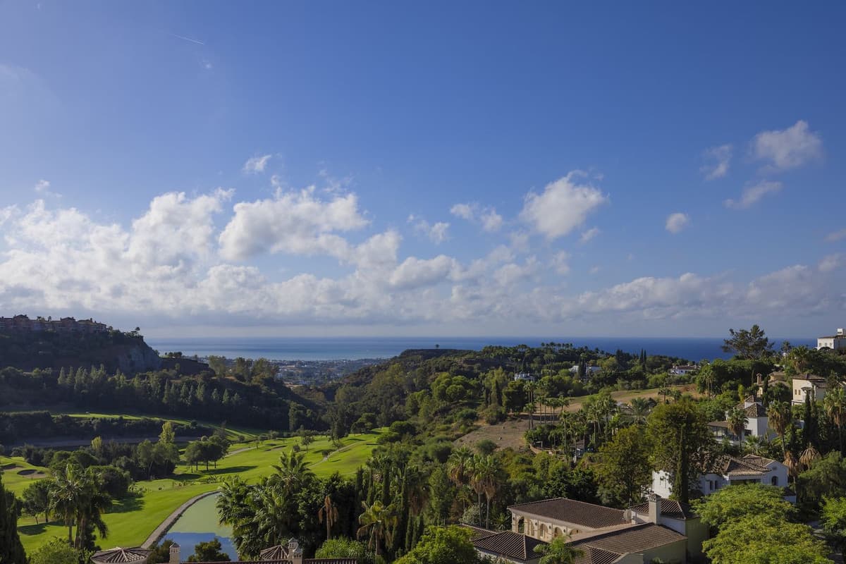 Detached Villa in Benahavís — photo 1 of 10