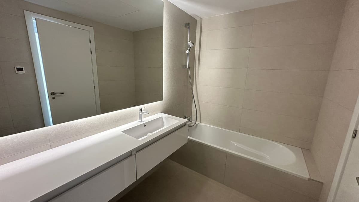 Middle Floor Apartment in Estepona — photo 3 of 8