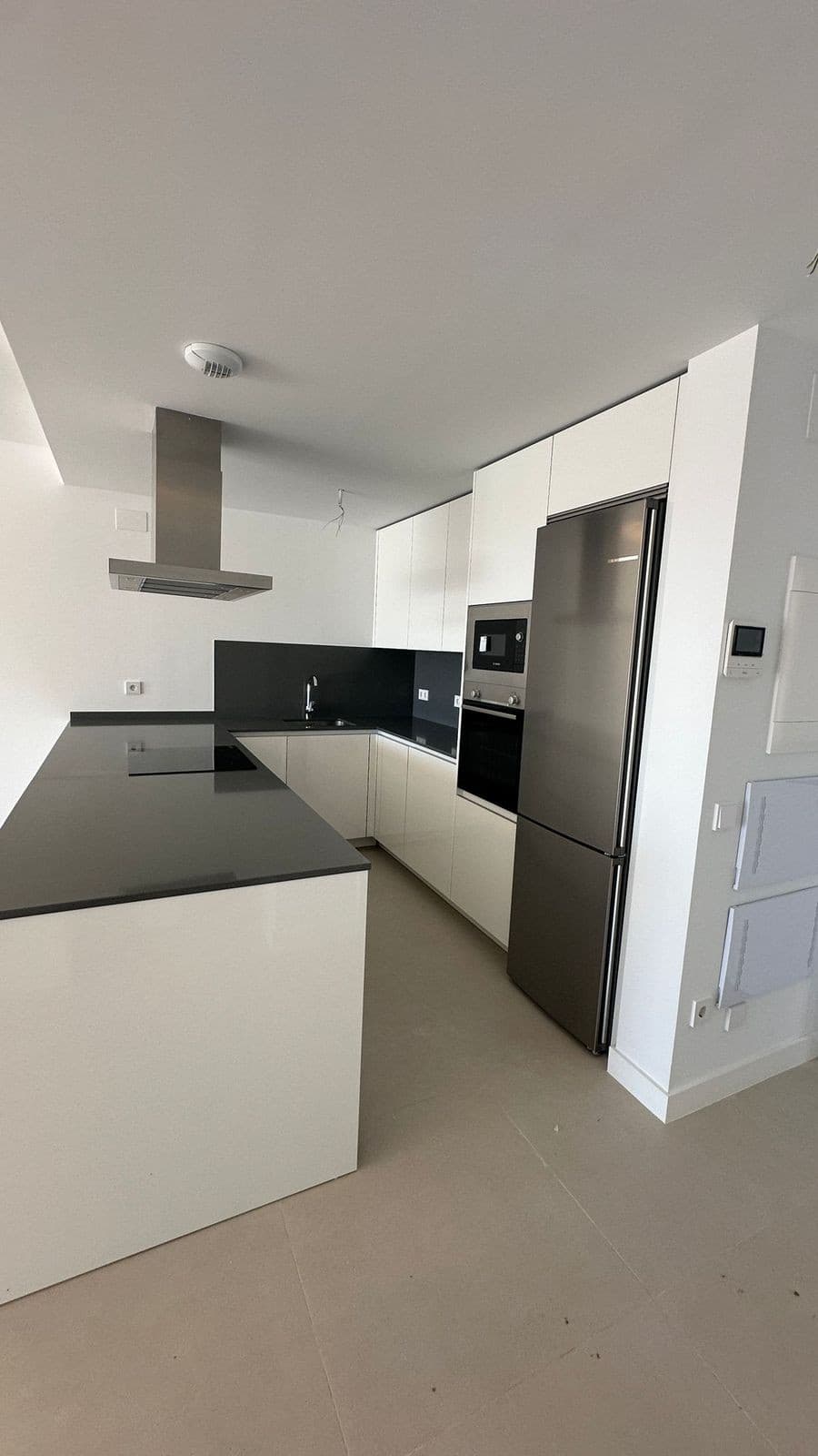 Middle Floor Apartment in Estepona — photo 4 of 8