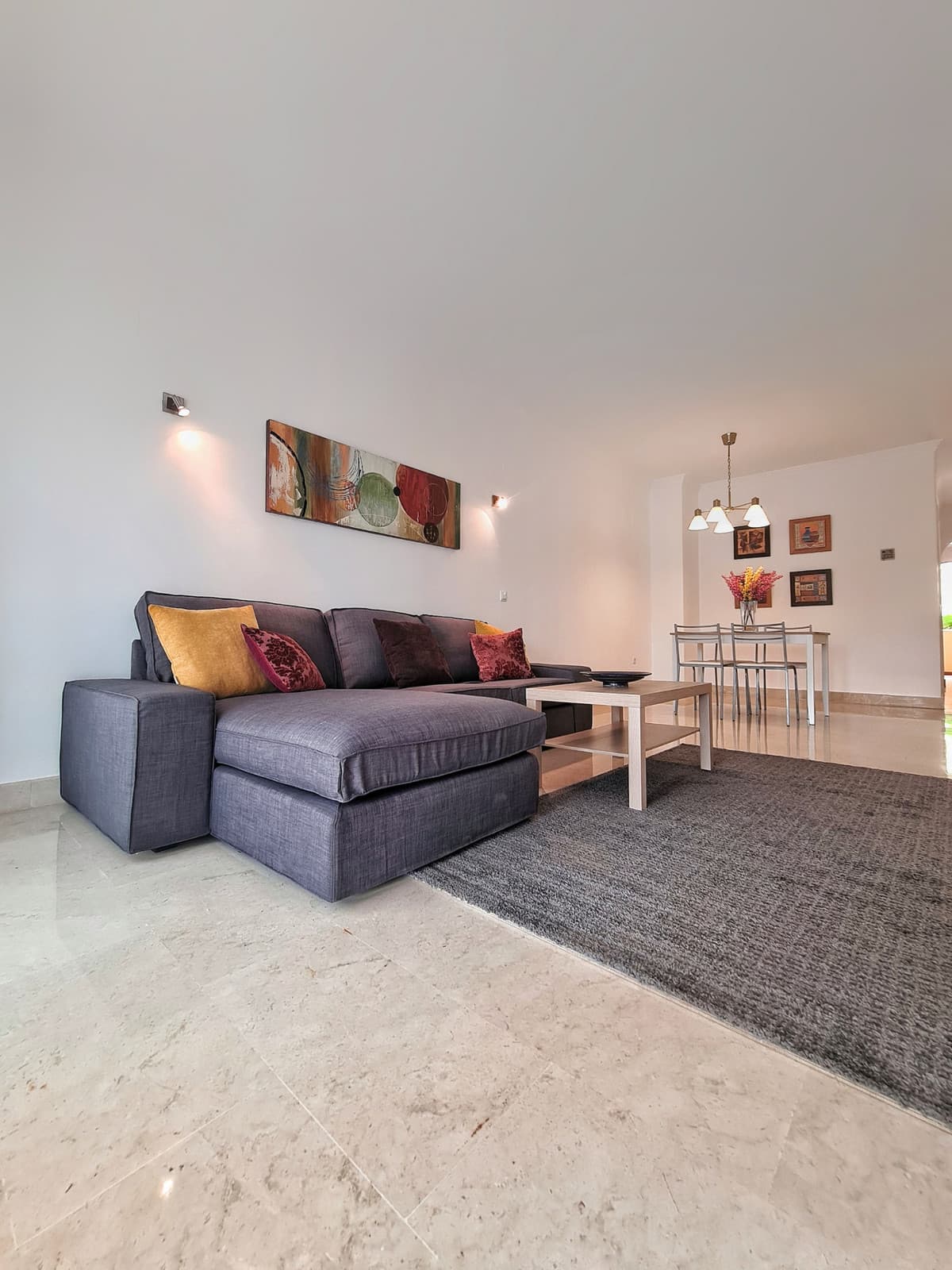 Middle Floor Apartment in Elviria — photo 2 of 10