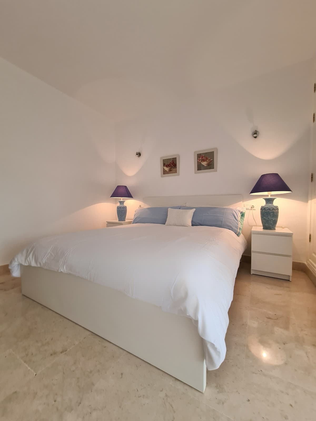 Middle Floor Apartment in Elviria — photo 6 of 10
