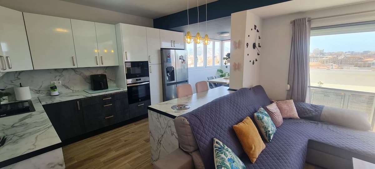 Penthouse in Málaga — photo 3 of 10
