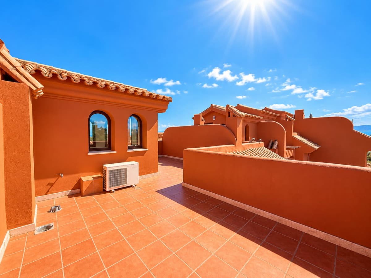 Penthouse Duplex in Estepona — photo 3 of 10