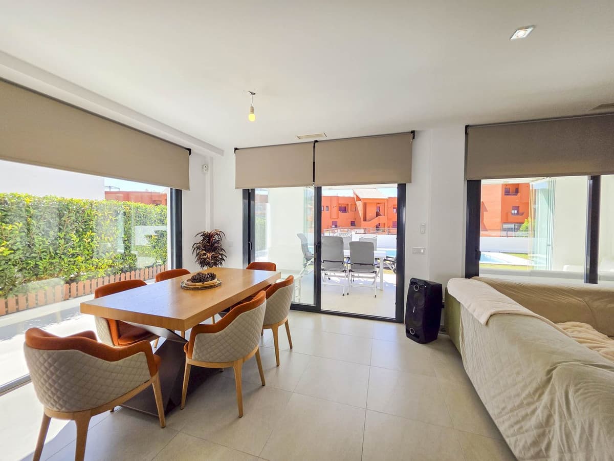Detached Villa in La Duquesa — photo 4 of 10