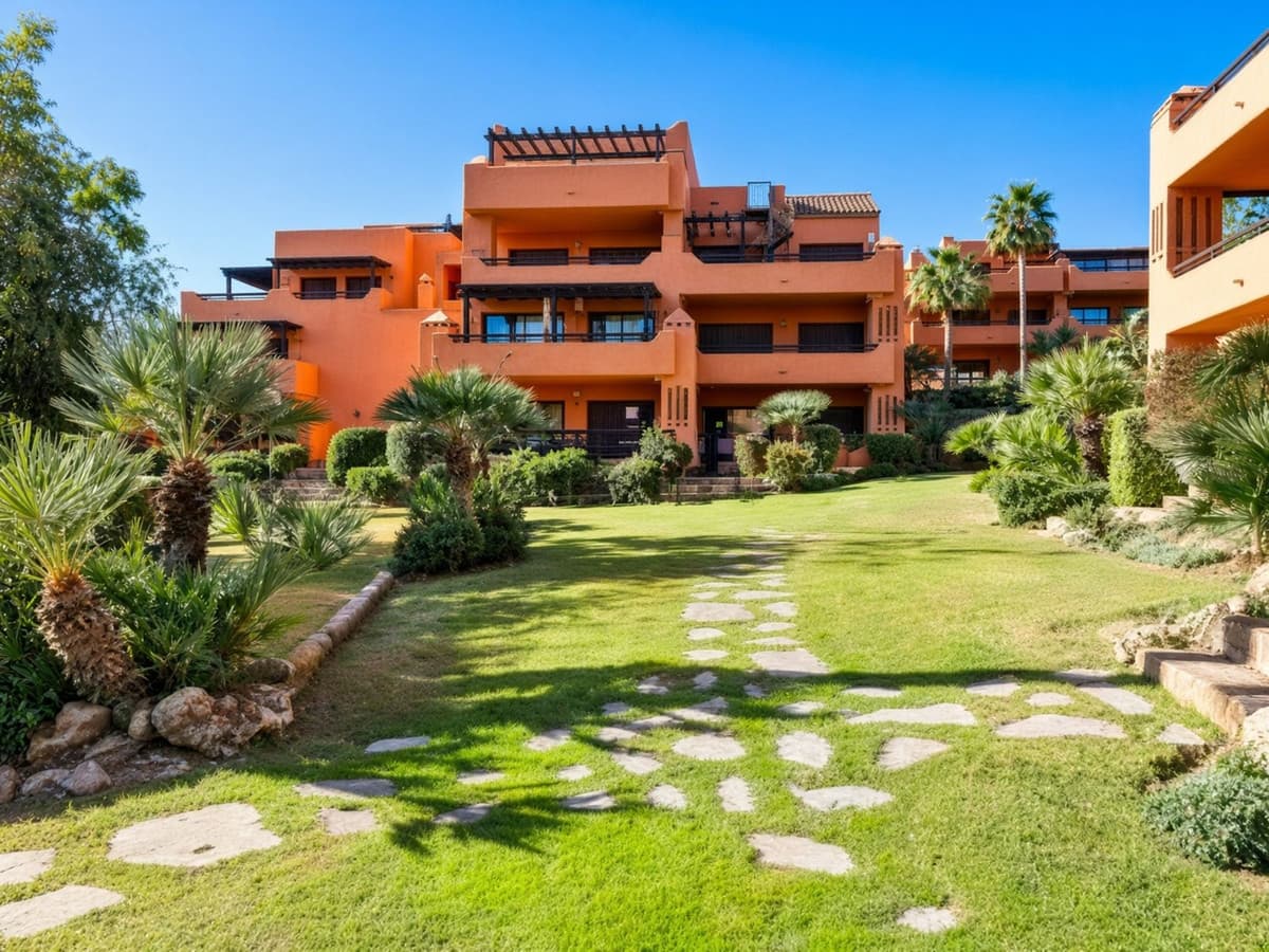 Ground Floor Apartment in Estepona — photo 1 of 10