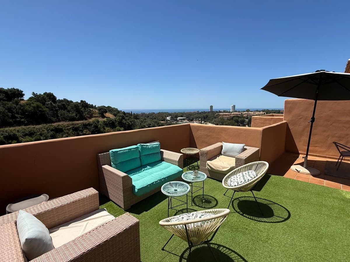 Penthouse Duplex in Elviria — photo 2 of 10