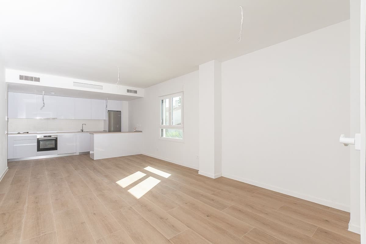 Middle Floor Apartment in El Chaparral — photo 10 of 10