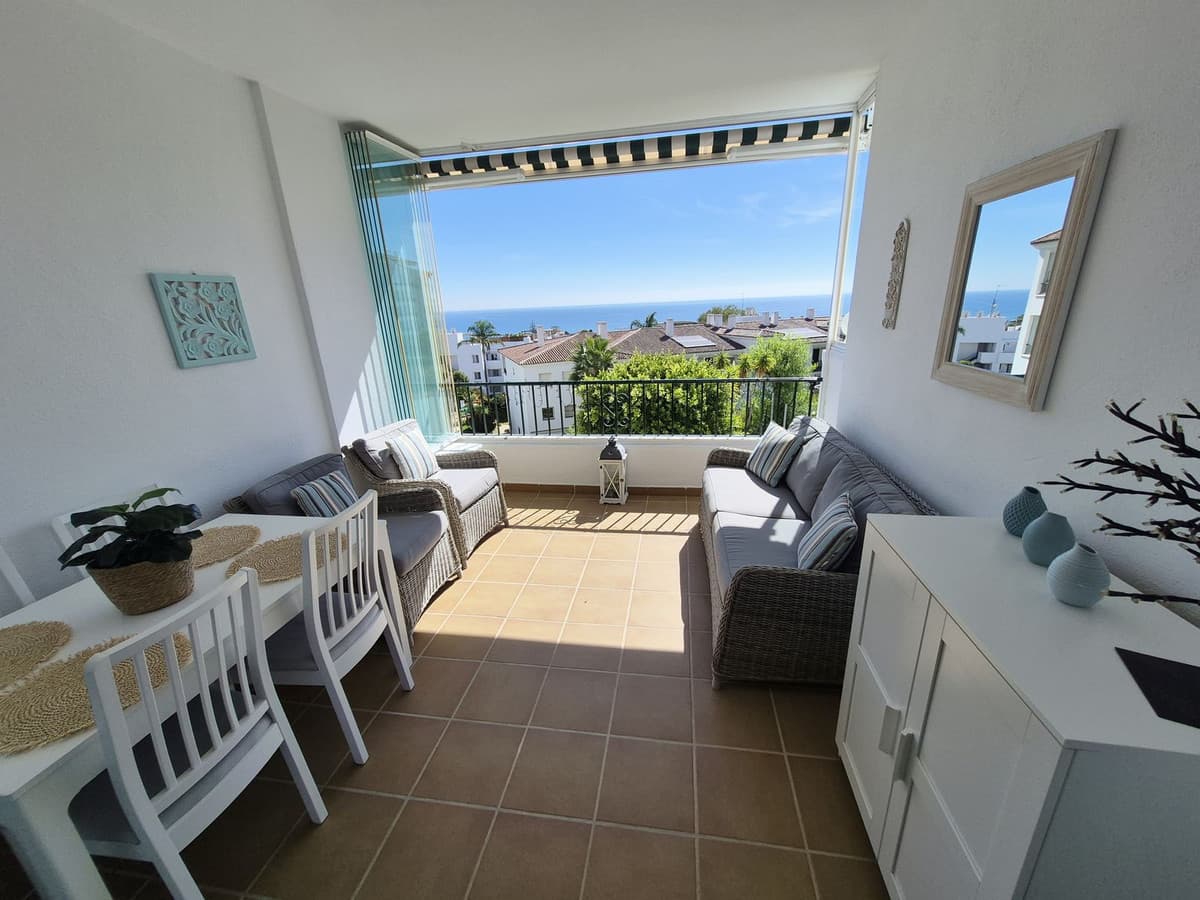 Middle Floor Apartment in Miraflores — photo 2 of 10
