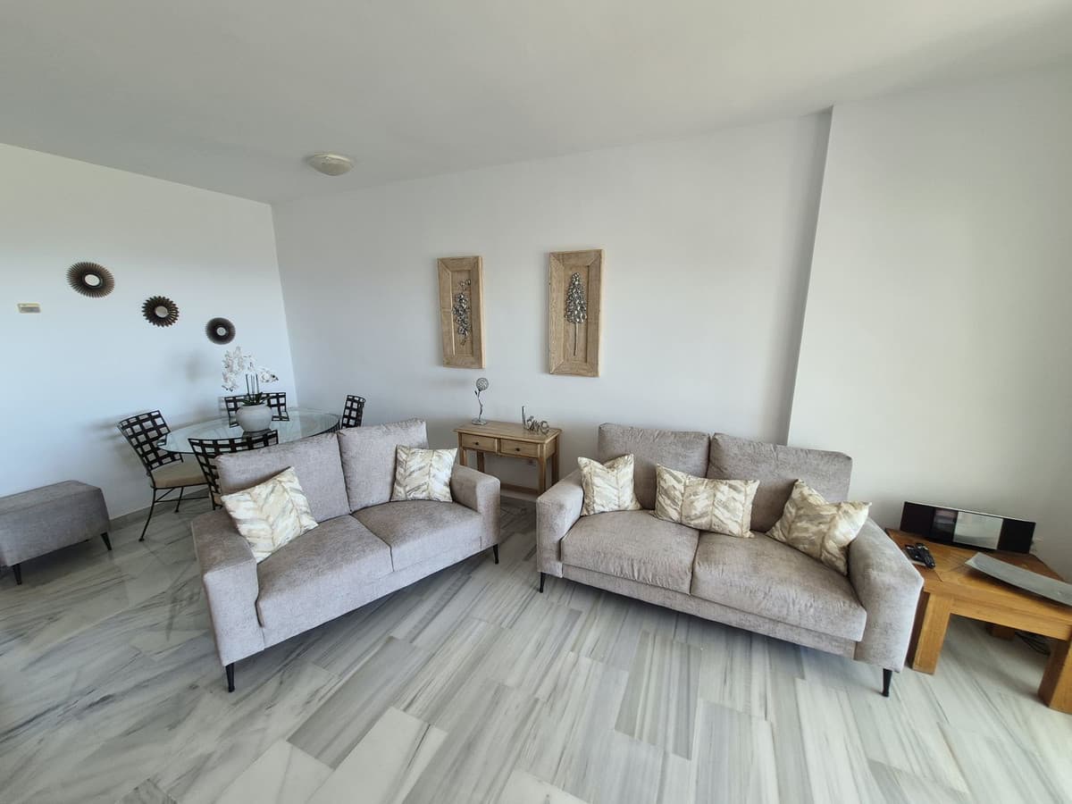 Middle Floor Apartment in Miraflores — photo 8 of 10