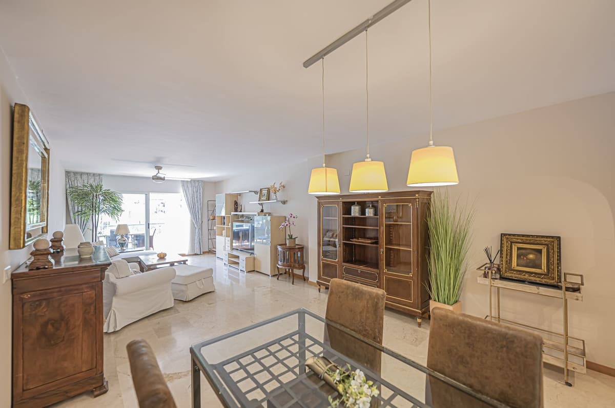 Middle Floor Apartment in Guadalmina Alta — photo 2 of 10