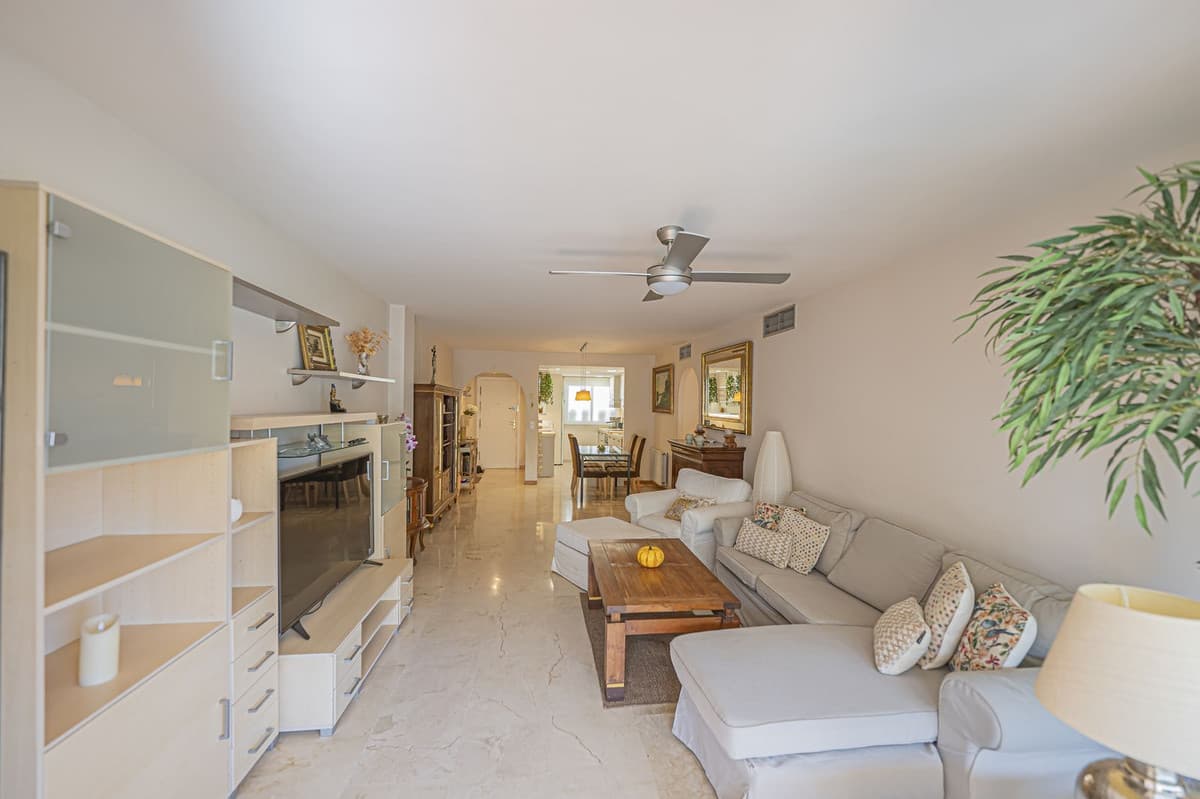 Middle Floor Apartment in Guadalmina Alta — photo 5 of 10