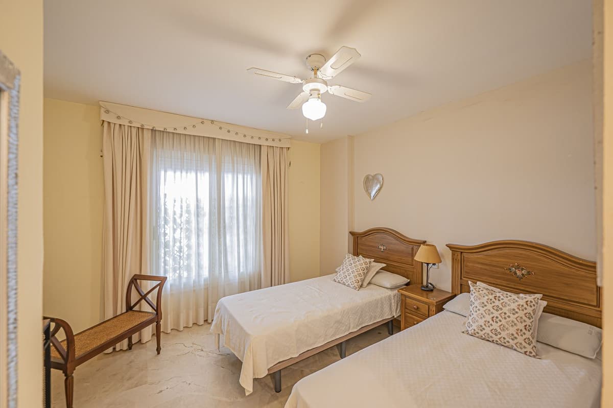 Middle Floor Apartment in Guadalmina Alta — photo 6 of 10