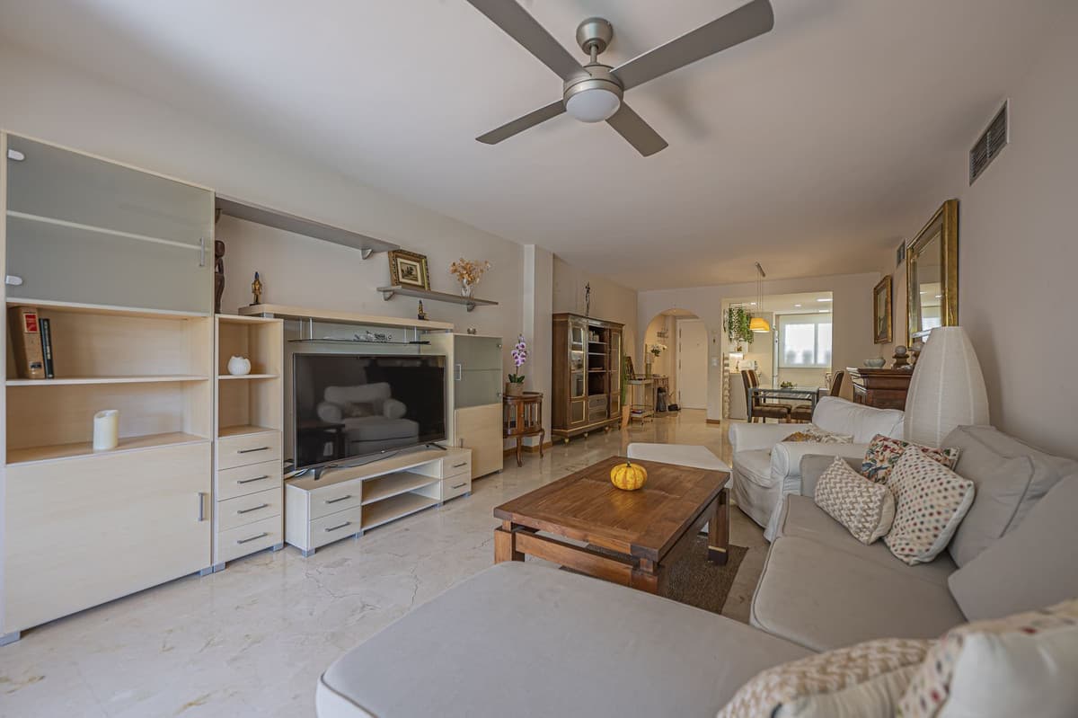 Middle Floor Apartment in Guadalmina Alta — photo 8 of 10
