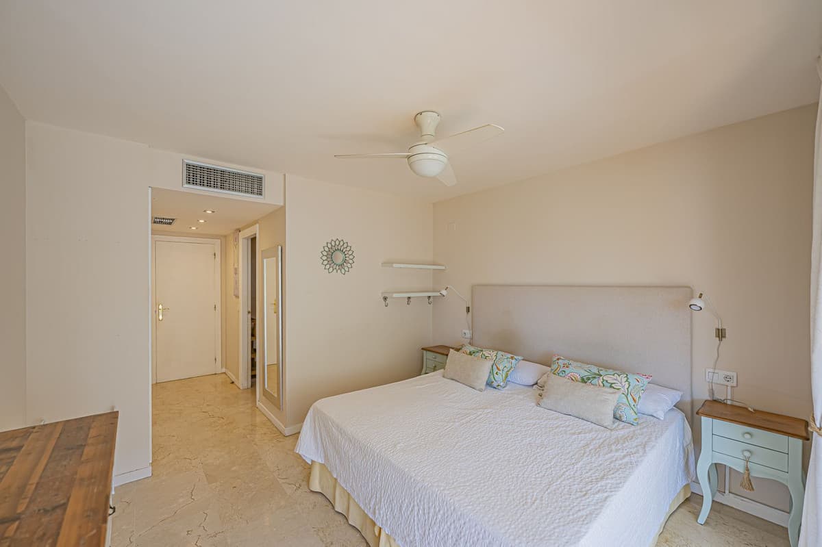 Middle Floor Apartment in Guadalmina Alta — photo 10 of 10