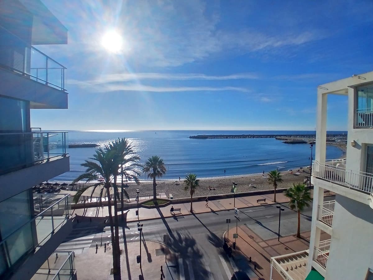 Middle Floor Apartment in Fuengirola — photo 1 of 10