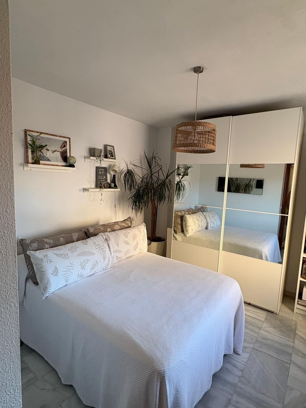 Middle Floor Apartment in Málaga Centro — photo 1 of 10