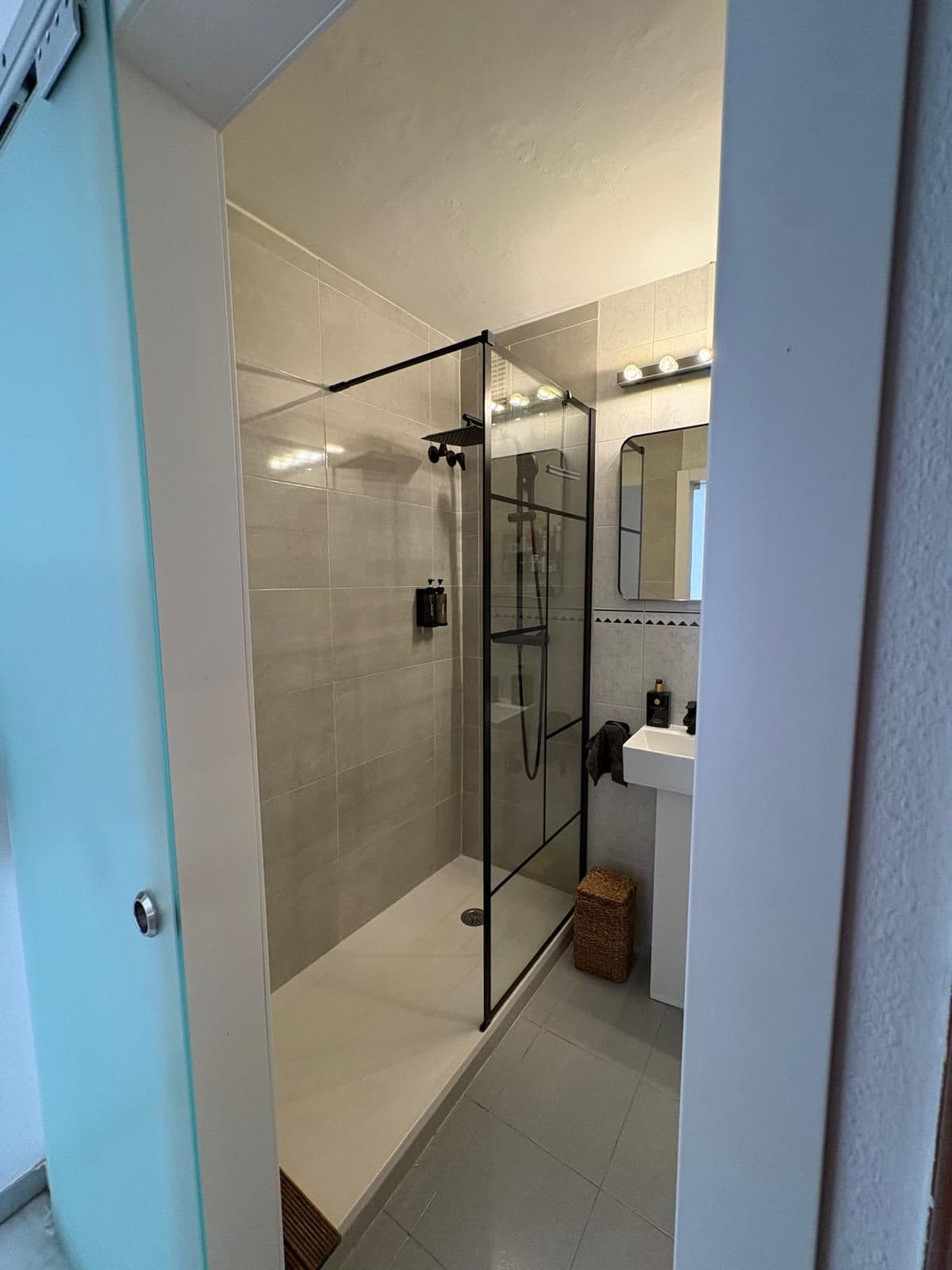 Middle Floor Apartment in Málaga Centro — photo 9 of 10