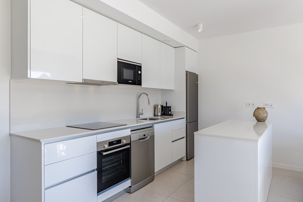 Middle Floor Apartment in Estepona — photo 3 of 10