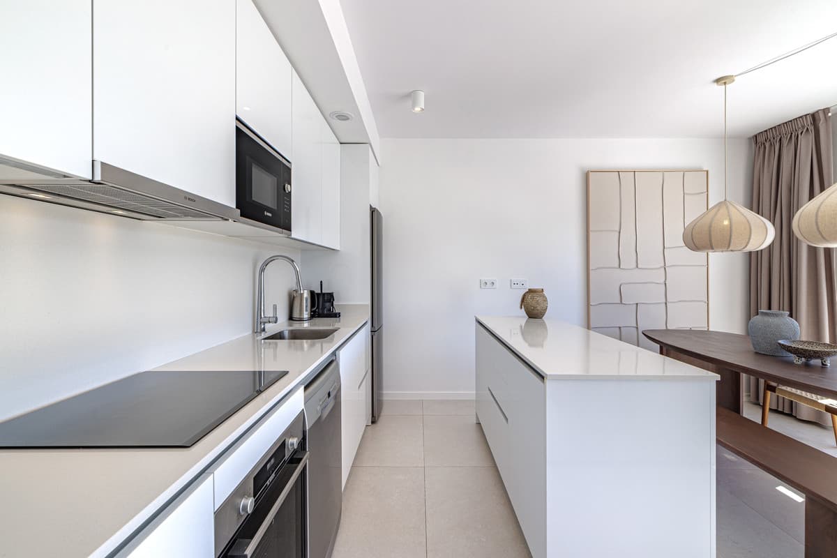 Middle Floor Apartment in Estepona — photo 9 of 10