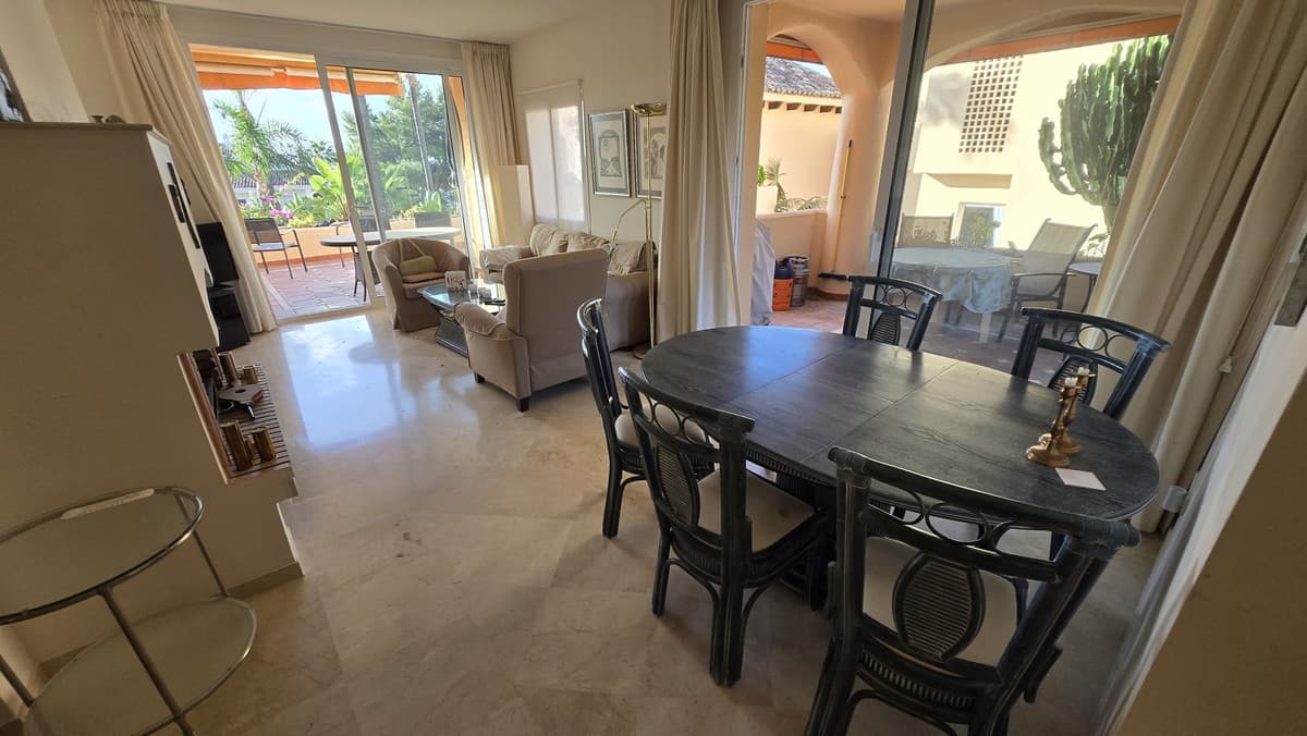Middle Floor Apartment in The Golden Mile — photo 7 of 10