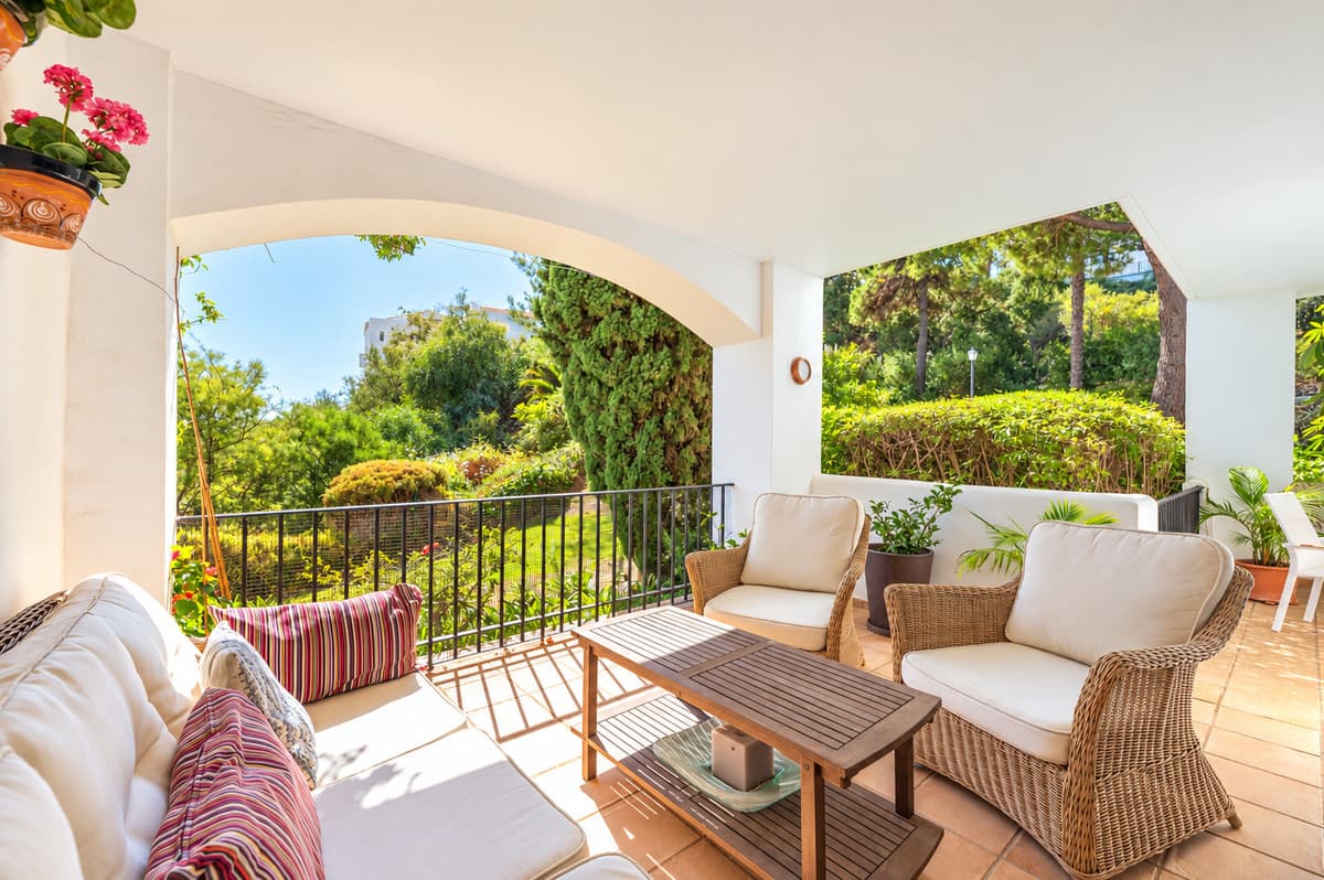Ground Floor Apartment in Benahavís — photo 1 of 10