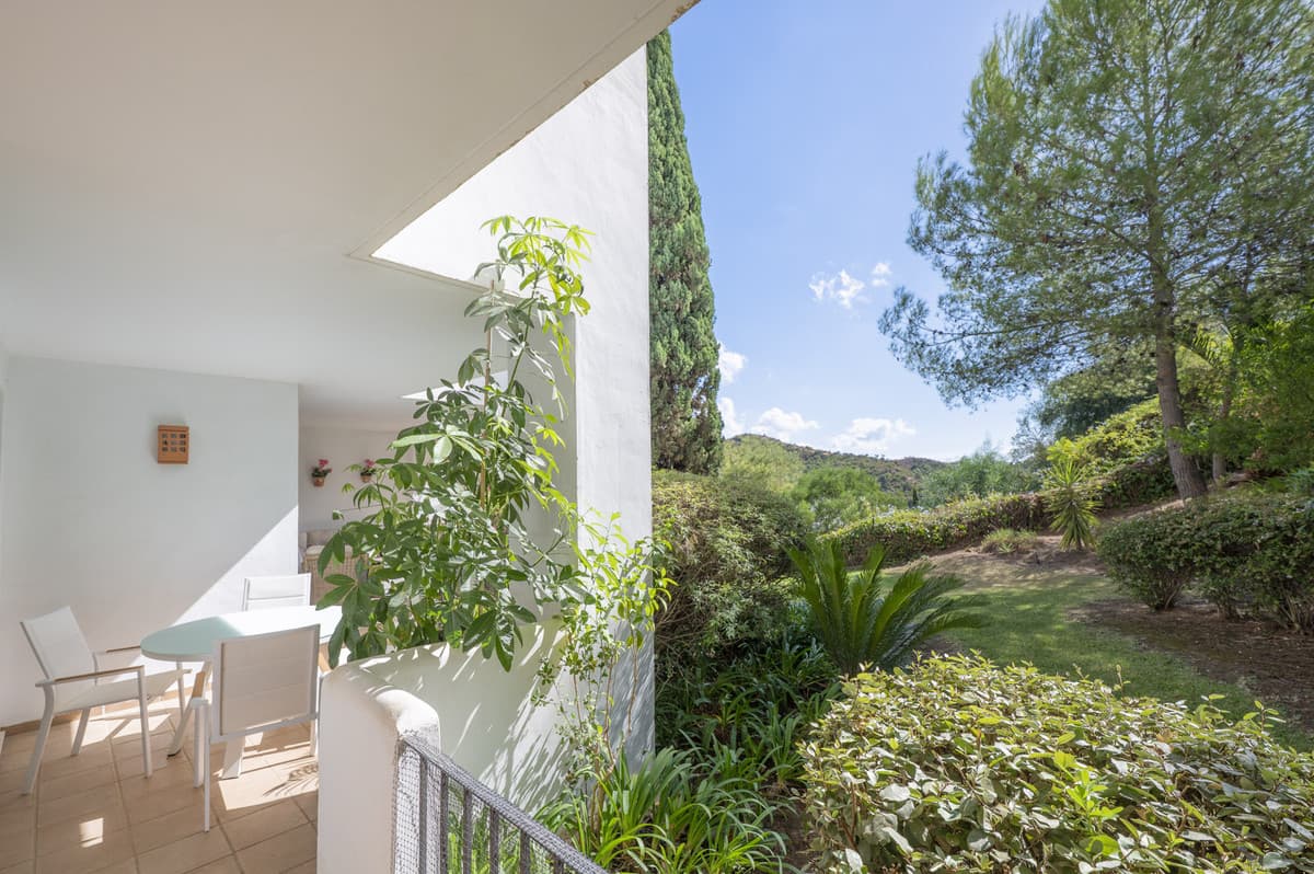 Ground Floor Apartment in Benahavís — photo 5 of 10