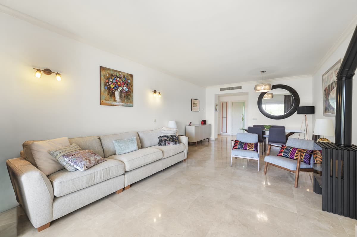 Ground Floor Apartment in Benahavís — photo 8 of 10