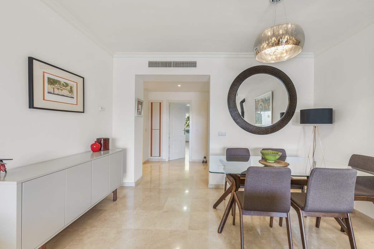Ground Floor Apartment in Benahavís — photo 9 of 10
